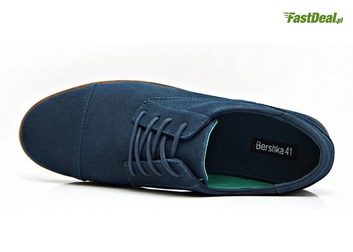 Męskie buty marki BERSHKA. Połączenie  eleganckiego stylu oxford z wygodnym, casualowym lookiem! Świetne do spodni typu chinos! Dostępne w sześciu rozmiarach! (89 zł!)