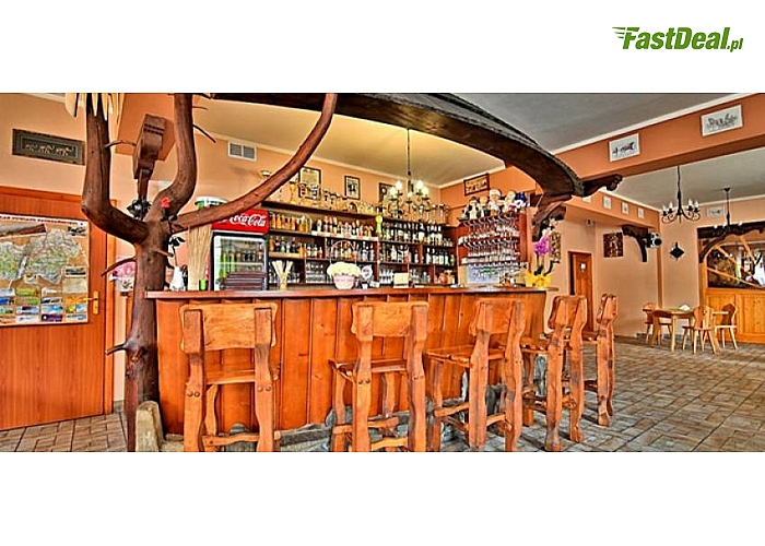 Noclegi! Tatry! Poronin! Zajazd u Teremulki! W cenie pobytu: noclegi w pokojach z łazienkami, śniadania i obiadokolacje! Aneks kuchenny dla Gości oraz lodówki. Parking przy posesji! Tylko 68 zł/osobodoba z wyżywieniem!