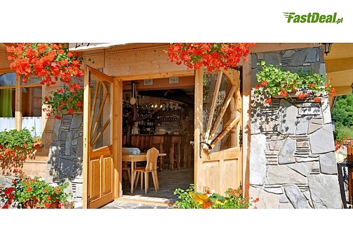 Noclegi! Tatry! Poronin! Zajazd u Teremulki! W cenie pobytu: noclegi w pokojach z łazienkami, śniadania i obiadokolacje! Aneks kuchenny dla Gości oraz lodówki. Parking przy posesji! Tylko 68 zł/osobodoba z wyżywieniem!