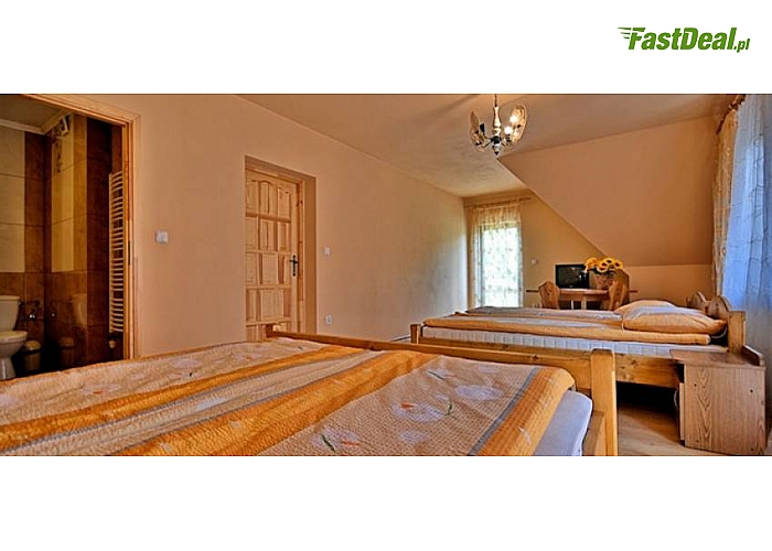 Noclegi! Tatry! Poronin! Zajazd u Teremulki! W cenie pobytu: noclegi w pokojach z łazienkami, śniadania i obiadokolacje! Aneks kuchenny dla Gości oraz lodówki. Parking przy posesji! Tylko 68 zł/osobodoba z wyżywieniem!