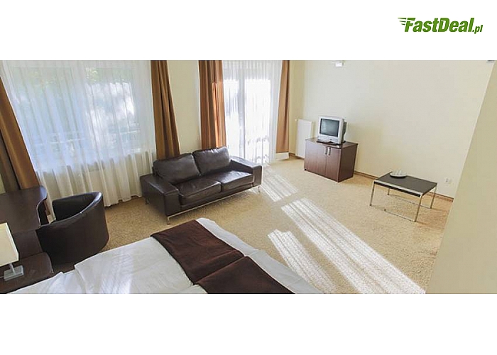 KOŁOBRZEG! Hotel Prima Natura zaprasza na 3-dniowy pobyt SPA. Komfortowe pokoje, PEŁNE WYŻYWIENIE (śniadania, obiady, kolacje, desery), dostęp do JACUZZI i SAUNY, MASAŻ twarzy, MASAŻ z aromaterapią, zabieg borowinowy i inne. Tylko 224 zł!