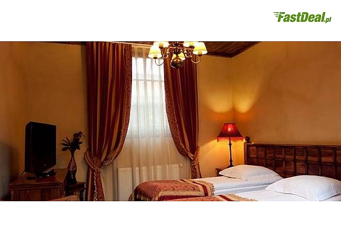Małopolska! Książ Wielki! Hotel Zameczek! Noclegi ze śniadaniami! Możliwość wyboru także opcji z seansem w saunie i kolacja z winem! 