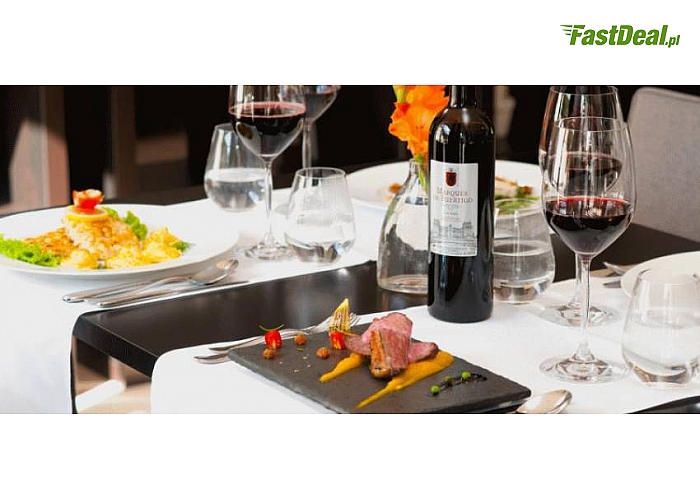 Sylwester w Górach Sowich! Jugowice! Pałac Jugowice Luxury Hotel**** zaprasza! Bal z zabawami! Uroczystość z PEŁNYM MENU serwowanym, menu zakąskowym, wieczornym posiłkiem, napojami i ALKOHOLEM BEZ OGRANICZEŃ! Spędź sylwestra w luksusowym pałacu!