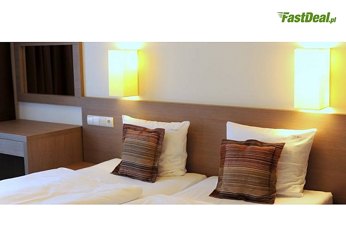 Kołobrzeg! SYLWESTER w SPA! BALTIC PLAZA HOTEL**** mediSPA & fit zaprasza! W ramach Okazji: pokój DBL, śniadania, obiadokolacje, nielimit. SPA (sauna ziołowa, sucha, basen kryty, jacuzzi, caldarium, sala fitness)