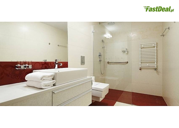 Kołobrzeg! SYLWESTER w SPA! BALTIC PLAZA HOTEL**** mediSPA & fit zaprasza! W ramach Okazji: pokój DBL, śniadania, obiadokolacje, nielimit. SPA (sauna ziołowa, sucha, basen kryty, jacuzzi, caldarium, sala fitness)