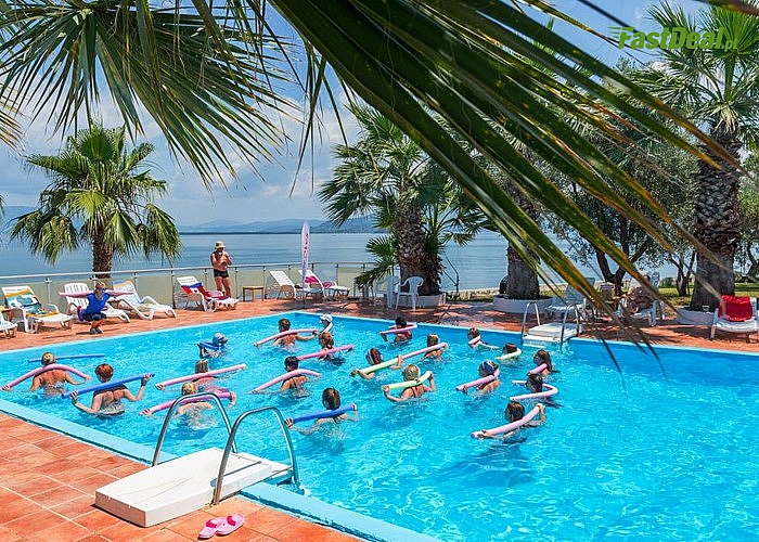 Sylwester w Grecji! Hotel Sissy, Kamena Vourla! Bezpośrednio przy plaży! Basen! Dojazd autokarem klasy LUX! Śniadania!