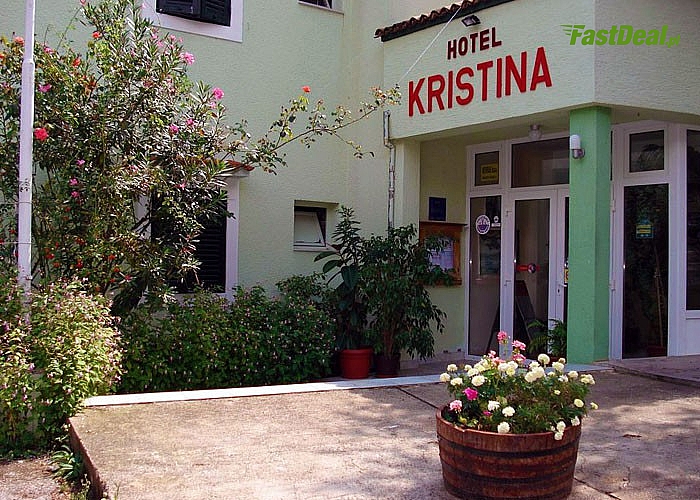 Letnie wczasy w popularnym kurorcie Vodice! Zakwaterowanie w hotelu Kristina** z HB + bezpłatny pobyt dla dziecka!