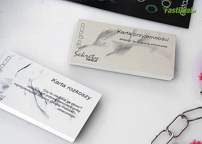 Sekrety nocy - ostra gra erotyczna dla par! Kajdanki, wibrator, karty i opaska na oczy w zestawie!