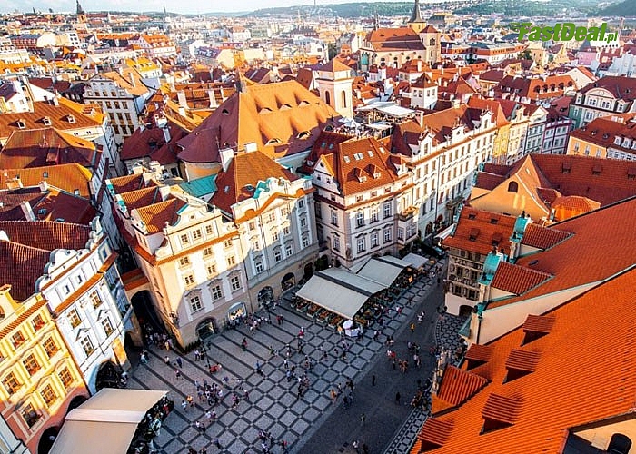 Praga ze swoim bogactwem architektonicznym i duchowym zaprasza na magiczne chwile! Wycieczka autokarowa z noclegiem!