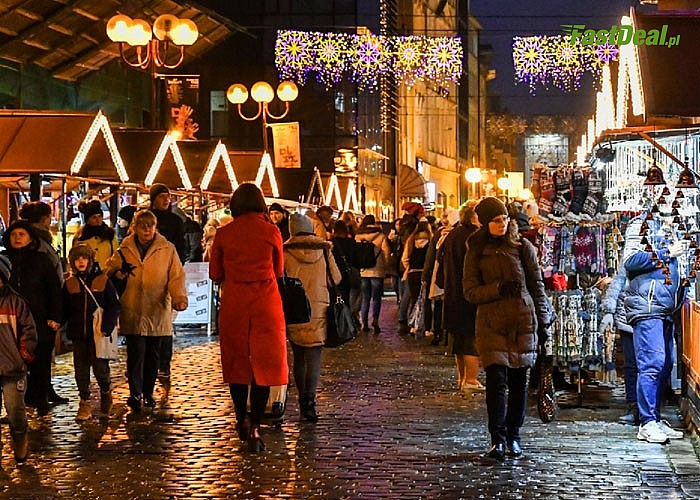 Pachnące lasem choinki, aromat grzanego wina i poszukiwania krasnali- Jarmark Bożonarodzeniowy we Wrocławiu!