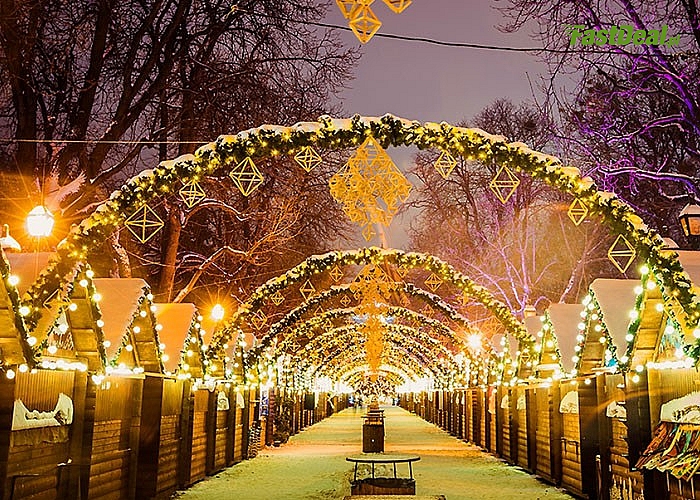 Ukraiński Jarmark Bożonarodzeniowy. Poczuj atmosferę świąt we Lwowie. Przejazd, zwiedzanie i opieka w pakiecie.