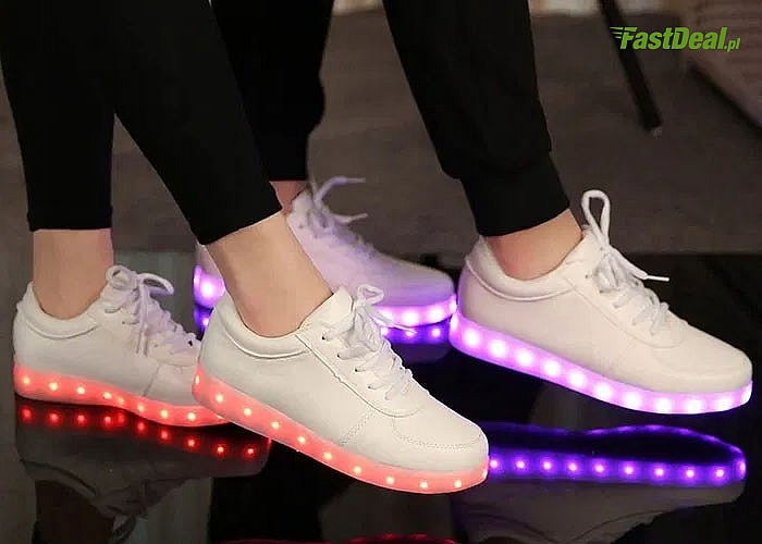 Zaskocz innych i zabłyśnij z nowymi butami LED ! Zatańcz w nich, idź na spacer lub po prostu oświetl sobie drogę