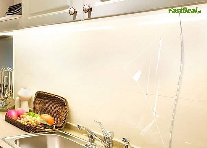 Czyste ściany nad blatem kuchennym! Transparentna naklejka kuchenna pomoże w utrzymaniu czystości!