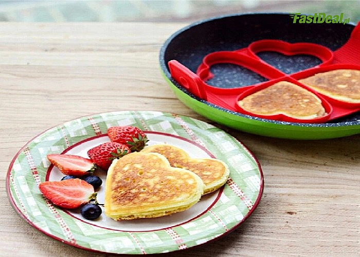 Silikonowa forma w kształcie serc, z którą przygotujesz tradycyjne śniadanie w zupełnie nowej odsłonie