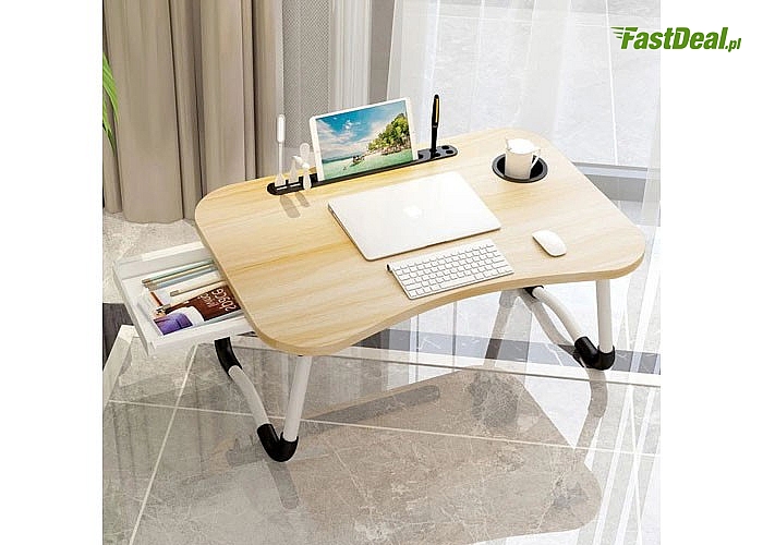 Praktyczny stolik składany ułatwi korzystanie  z laptopa w dowolnym miejscu