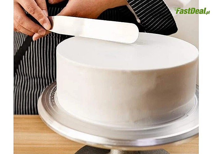 Praktyczna i niezawodna łopatka do masy kremowej do dekorowania ciasta.