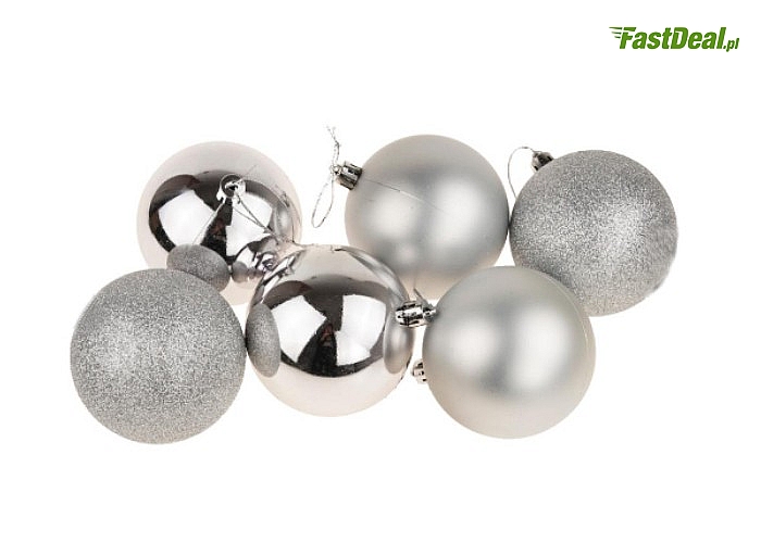 Niezbędne do dekoracji choinek, kompozycji świątecznych i stroików. Komplet srebrnych bombek.
