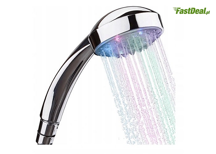 Słuchawka prysznicowa podświetlająca strumień wody a różne kolory poprawi nastrój i złagodzi stres
