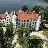 Hotel Podewils Podzamcze bajeczne miejsce na wypoczynek i słoneczne spacery brzegiem jeziora